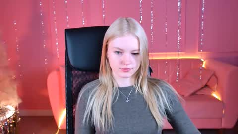 Snapshot of graceglamour chatting on 01/06/26, 05:11 Grace Glamour online show from 01/06/26, 05:11