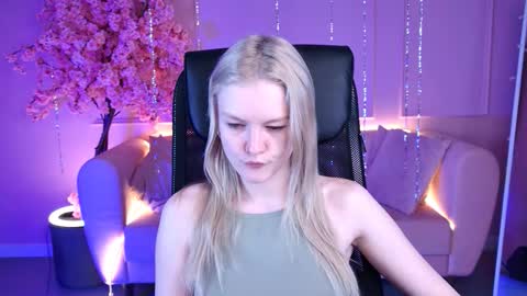 Snapshot of graceglamour chatting on 02/09/26, 05:11 Grace Glamour online show from 02/09/26, 05:11