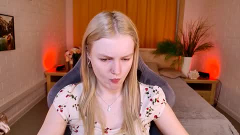 Snapshot of graceglamour chatting on 02/10/26, 05:11 Grace Glamour online show from 02/10/26, 05:11
