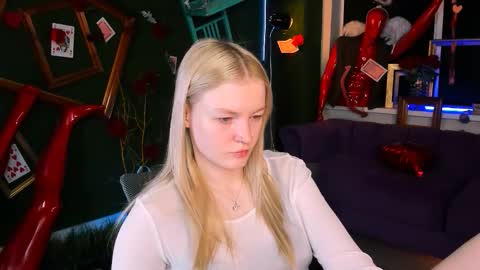 Snapshot of graceglamour chatting on 02/26/26, 05:17 Grace Glamour online show from 02/26/26, 05:17