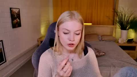 Snapshot of graceglamour chatting on 03/07/26, 05:15 Grace Glamour online show from 03/07/26, 05:15