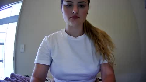 Gracie online show from 01/17/26, 01:54