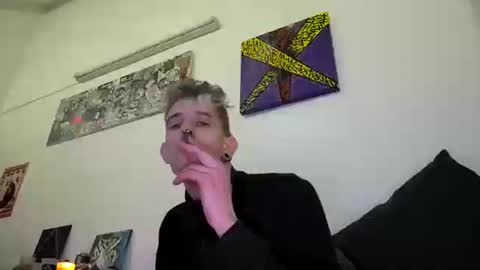 Snapshot of graff4 chatting on 12/25/24, 06:52 Smallcom online show from 12/25/24, 06:52