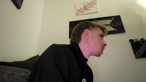 Snapshot of graff4 chatting on 12/25/24, 11:42 Smallcom online show from 12/25/24, 11:42