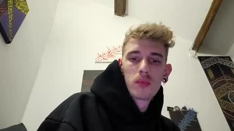 Snapshot of graff4 chatting on 12/30/24, 12:22 Smallcom online show from 12/30/24, 12:22