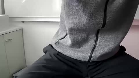 Snapshot of grandbi chatting on 11/20/25, 10:26 grandbi online show from 11/20/25, 10:26