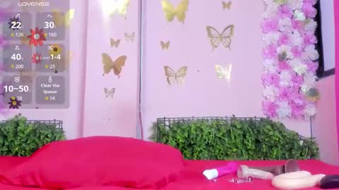 Mi Name is violeta  online show from 11/19/25, 10:54