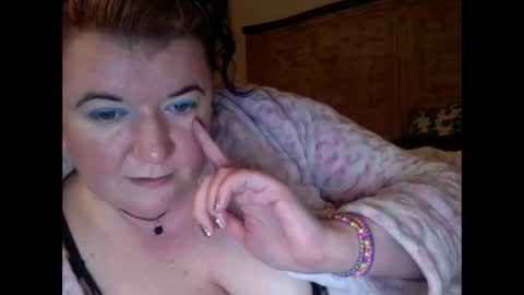 Snapshot of grateful42day chatting on 10/20/25, 06:14 grateful42day online show from 10/20/25, 06:14