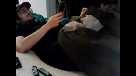 Snapshot of gratiotony chatting on 12/01/25, 02:27 Get US to 1000 you wont be disapointed online show from 12/01/25, 02:27