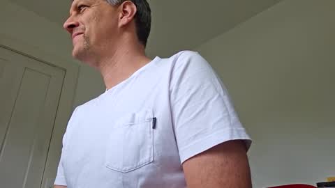 Snapshot of grattitude chatting on 11/09/25, 10:52 grattitude online show from 11/09/25, 10:52