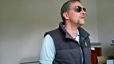 Snapshot of grattitude chatting on 11/17/25, 01:33 grattitude online show from 11/17/25, 01:33