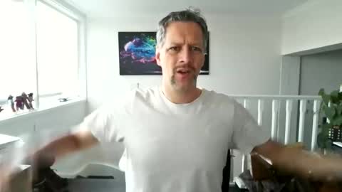 Snapshot of grattitude chatting on 11/23/25, 12:10 grattitude online show from 11/23/25, 12:10