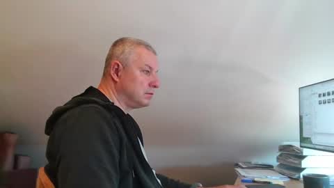 Snapshot of grau197077 chatting on 04/28/26, 07:46 grau197077 online show from 04/28/26, 07:46