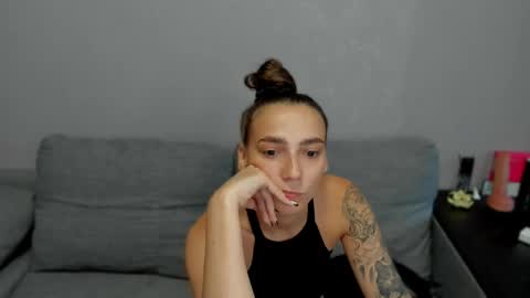 Anna online show from 05/17/26, 10:44