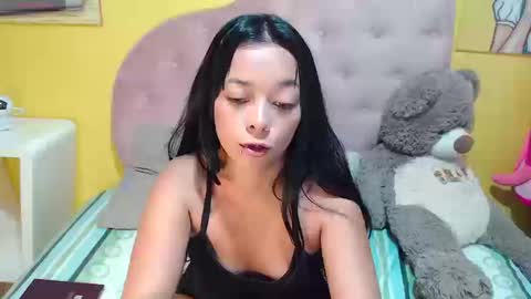 Snapshot of gray_sophiee chatting on 03/19/26, 12:14 Sophie Gray online show from 03/19/26, 12:14