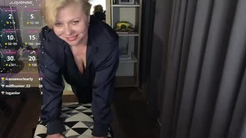 Snapshot of gray_swann chatting on 02/10/25, 02:26 Ray online show from 02/10/25, 02:26