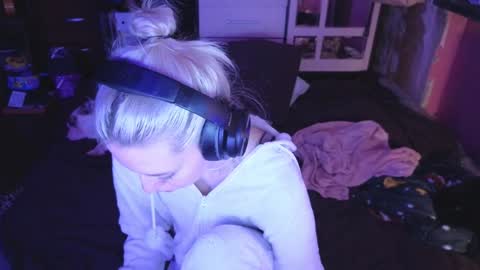 Snapshot of graylovescookies chatting on 12/26/24, 07:27 graylovescookies online show from 12/26/24, 07:27