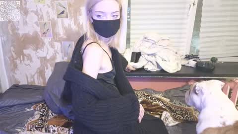 Snapshot of graylovescookies chatting on 01/03/25, 11:33 graylovescookies online show from 01/03/25, 11:33