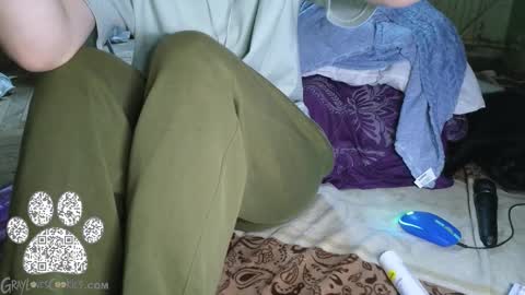 Snapshot of graylovescookies chatting on 11/01/25, 11:12 graylovescookies online show from 11/01/25, 11:12