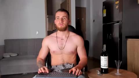 Snapshot of greeneyes_col chatting on 02/15/25, 04:25 Juan online show from 02/15/25, 04:25