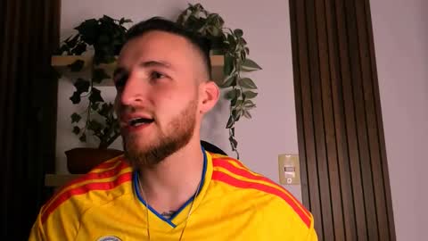 Snapshot of greeneyes_col chatting on 11/20/25, 12:33 Juan online show from 11/20/25, 12:33