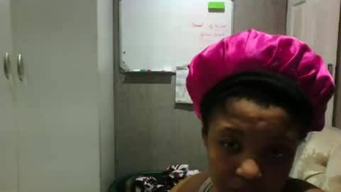 Snapshot of greenismypink chatting on 06/15/26, 05:26 Greenismypink online show from 06/15/26, 05:26