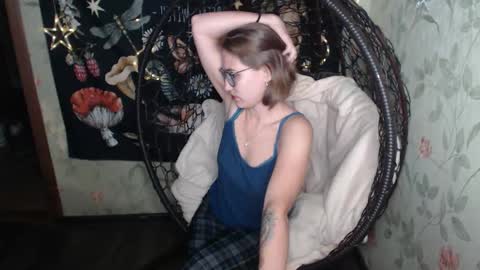 Lina online show from 10/02/25, 12:12