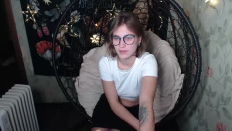 Lina online show from 10/13/25, 04:45