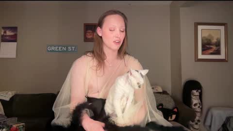 Snapshot of greenxxxqueen chatting on 02/18/25, 09:21 SexQueen Nikki online show from 02/18/25, 09:21