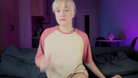 Greg-independent model online show from 10/19/25, 08:42