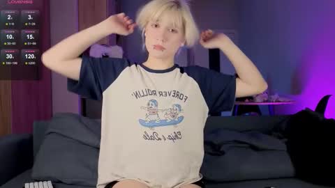 Snapshot of gregory_byyrd chatting on 11/19/25, 06:30 Greg-independent model online show from 11/19/25, 06:30