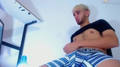 Snapshot of gregory_hardxx chatting on 09/21/25, 05:14 GREGORY online show from 09/21/25, 05:14