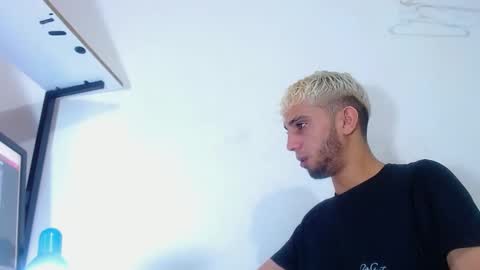 Snapshot of gregory_hardxx chatting on 09/22/25, 11:18 GREGORY online show from 09/22/25, 11:18