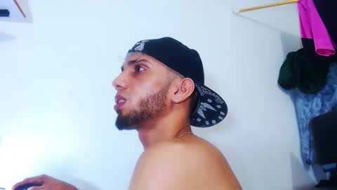 Snapshot of gregory_hardxx chatting on 10/10/25, 02:32 GREGORY online show from 10/10/25, 02:32