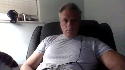 mmm hmmm online show from 01/03/25, 02:32