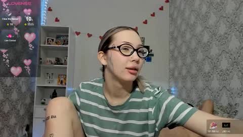 Snapshot of gretty_love chatting on 10/28/25, 09:46 gretty love online show from 10/28/25, 09:46