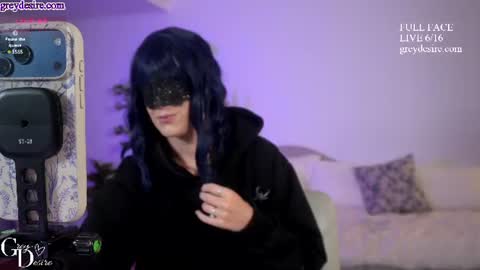       2 online show from 06/12/26, 02:05