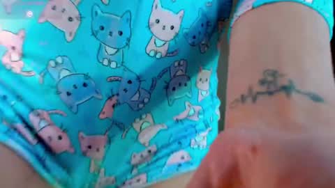 Snapshot of greyslopez chatting on 12/29/24, 12:41 Greyslopez online show from 12/29/24, 12:41