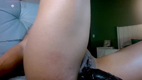 Snapshot of greyslopez chatting on 01/04/25, 02:14 Greyslopez online show from 01/04/25, 02:14