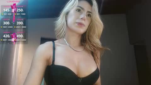 Snapshot of greyslopez chatting on 02/12/25, 11:09 Greyslopez online show from 02/12/25, 11:09