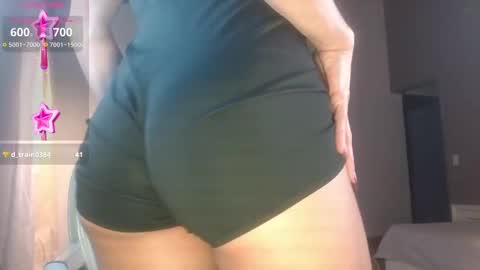 Snapshot of greyslopez chatting on 02/13/25, 10:43 Greyslopez online show from 02/13/25, 10:43