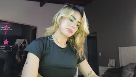 Snapshot of greyslopez chatting on 02/26/25, 04:36 Greyslopez online show from 02/26/25, 04:36