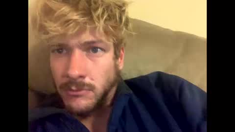 Snapshot of greyvan96 chatting on 10/12/25, 08:57 Perfectlyaveragesavage online show from 10/12/25, 08:57