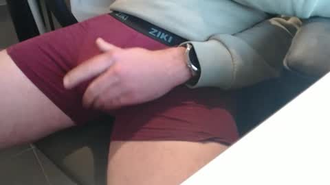 Snapshot of griesie chatting on 11/16/25, 11:32 Griesie online show from 11/16/25, 11:32