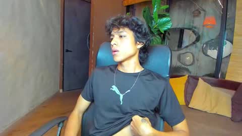 Snapshot of griffindaxz18 chatting on 12/03/25, 10:41 griffindaxz18 online show from 12/03/25, 10:41