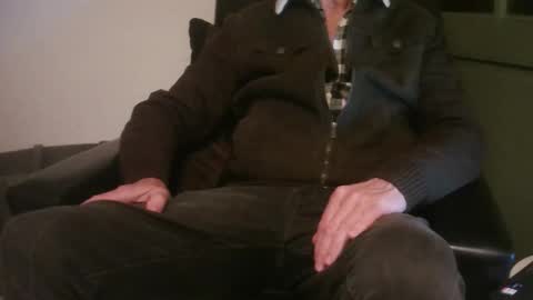 Snapshot of grimbergen123 chatting on 10/29/25, 08:32 Grim online show from 10/29/25, 08:32