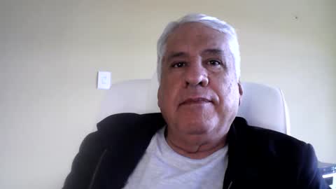 Snapshot of grisa01 chatting on 10/22/25, 01:11 grisa01 online show from 10/22/25, 01:11