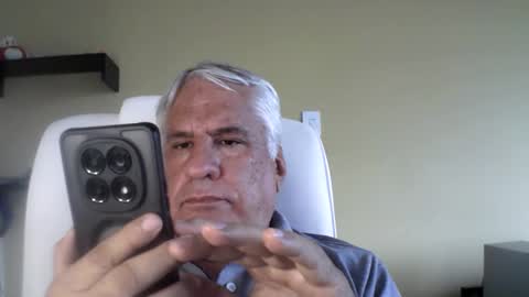 Snapshot of grisa01 chatting on 10/27/25, 05:28 grisa01 online show from 10/27/25, 05:28