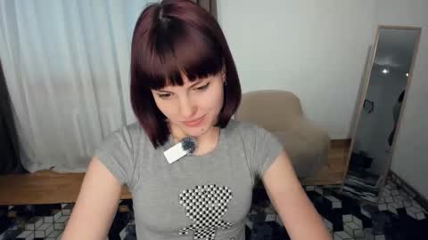 Snapshot of grl_in_power chatting on 12/15/25, 10:30 Sara online show from 12/15/25, 10:30