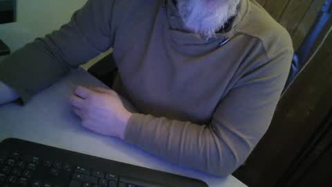 Grooce online show from 01/19/25, 01:55